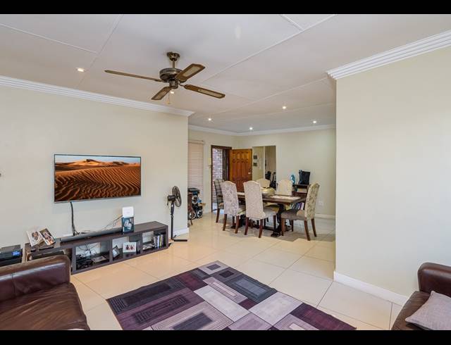 3 BEDROOM CLUSTER FOR SALE IN FERNDALE